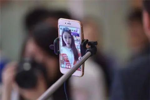 成为直播人的APP有哪些？